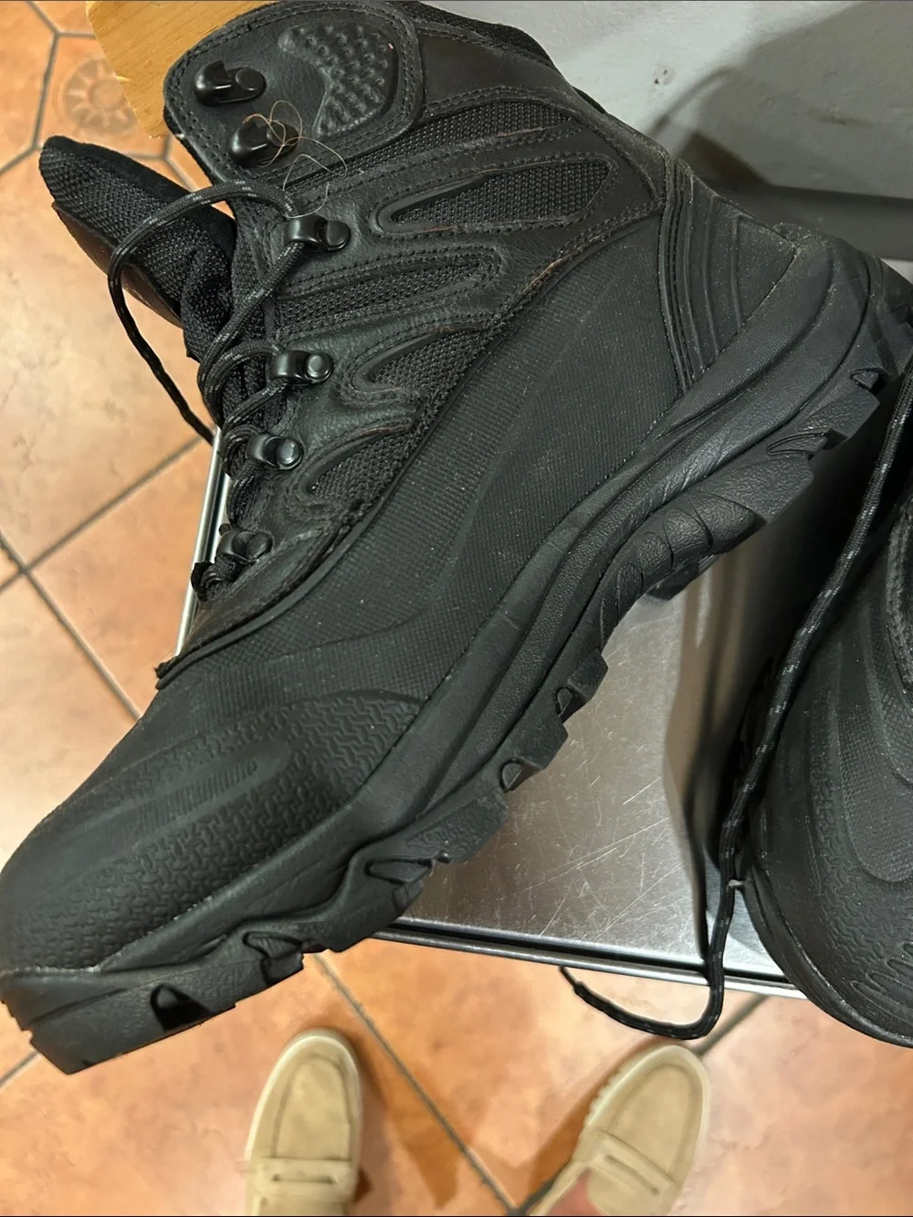 3M Thinsulate Black Men's Insulated Lace-Up Work Boots with Red Logo Accent